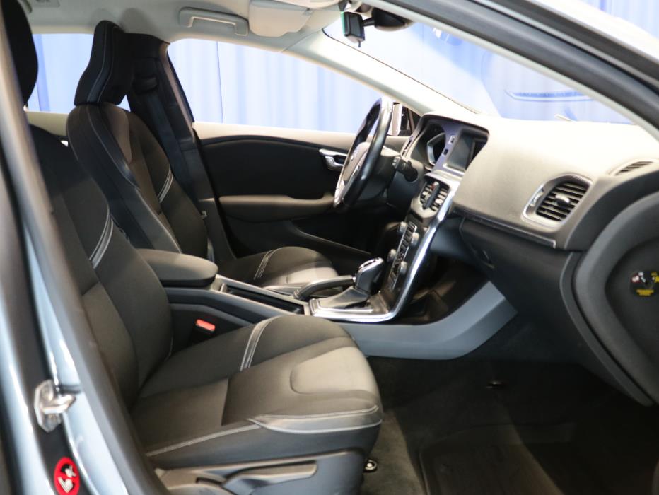 Volvo V40 2015