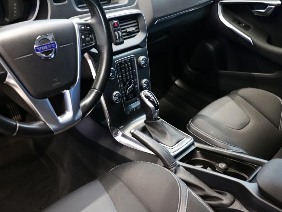 Volvo V40 2015
