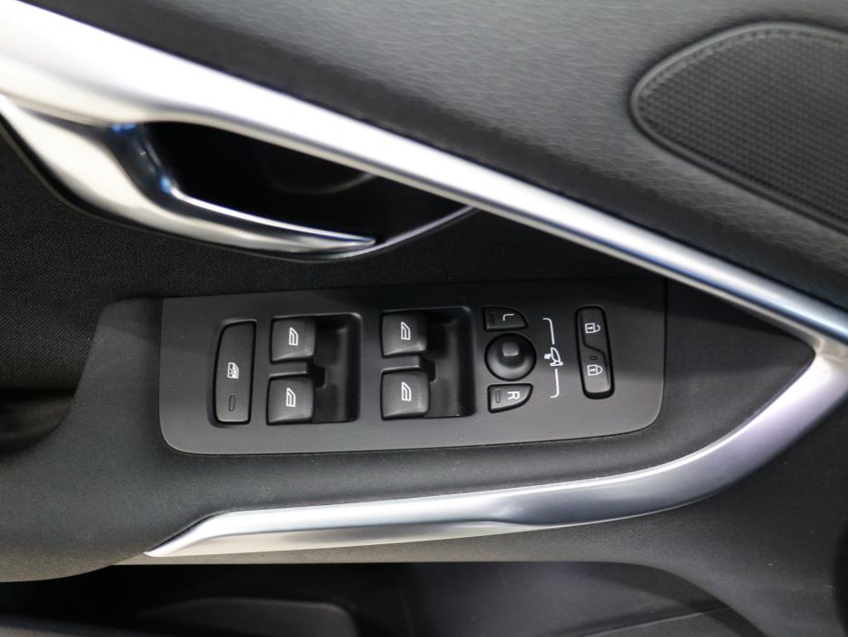 Volvo V40 2015