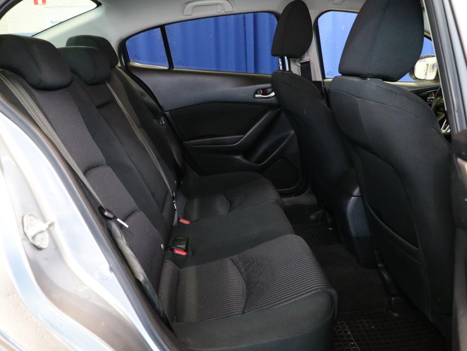 Mazda Mazda3 2015