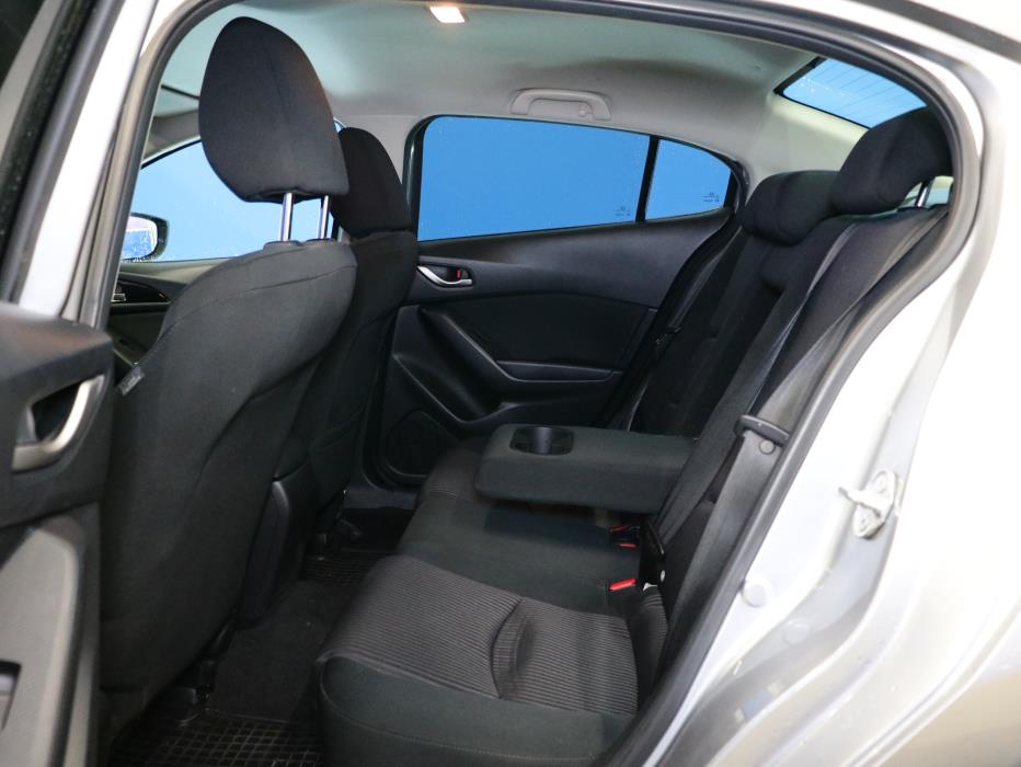 Mazda Mazda3 2015