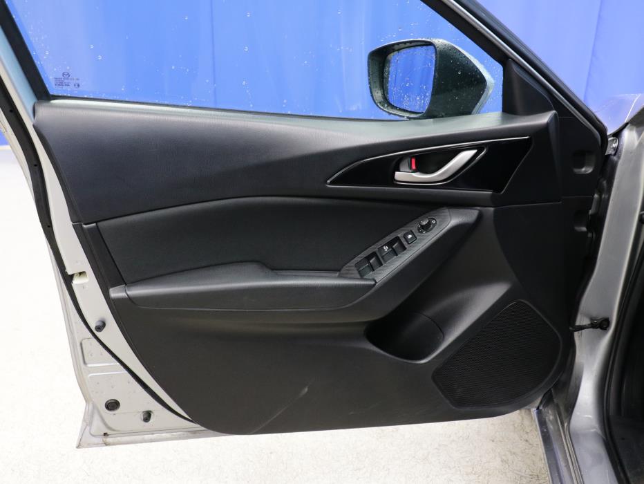 Mazda Mazda3 2015