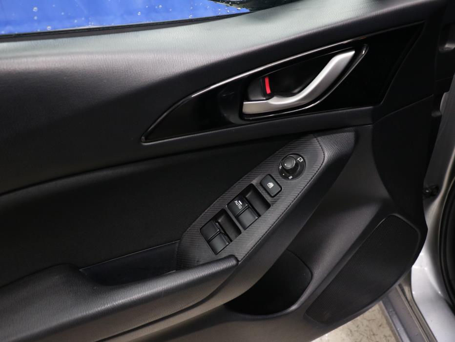 Mazda Mazda3 2015