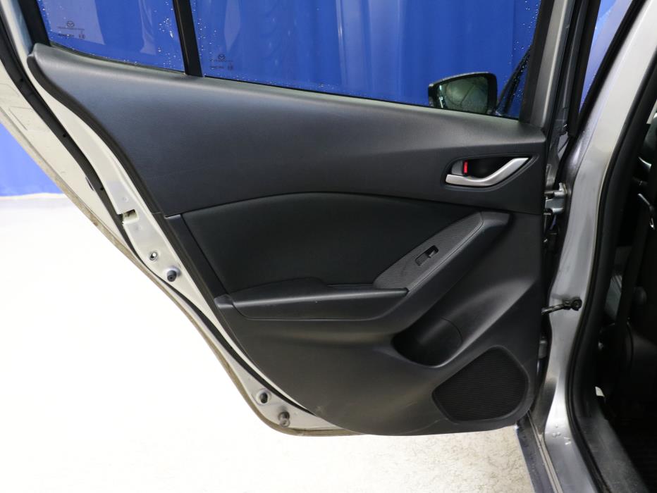 Mazda Mazda3 2015