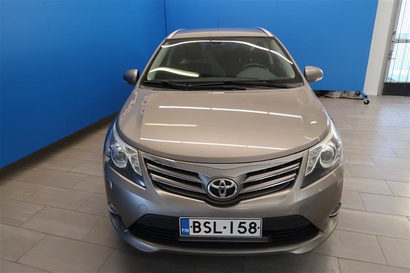 Toyota Avensis 2015