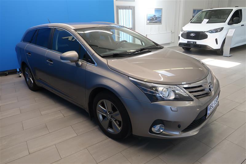 Toyota Avensis 2015
