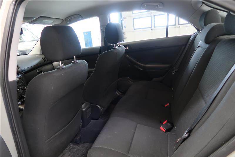 TOYOTA AVENSIS 2004