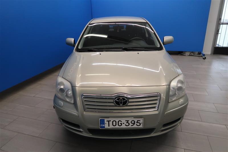 TOYOTA AVENSIS 2004
