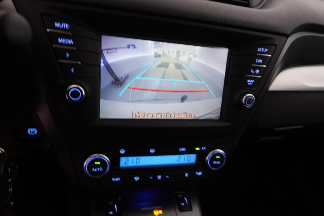 TOYOTA Avensis 2016