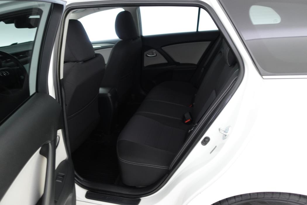 TOYOTA Avensis 2016