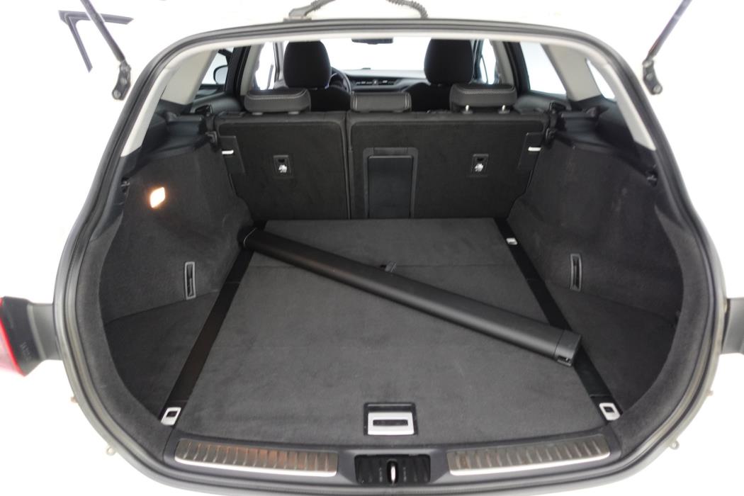 TOYOTA Avensis 2016