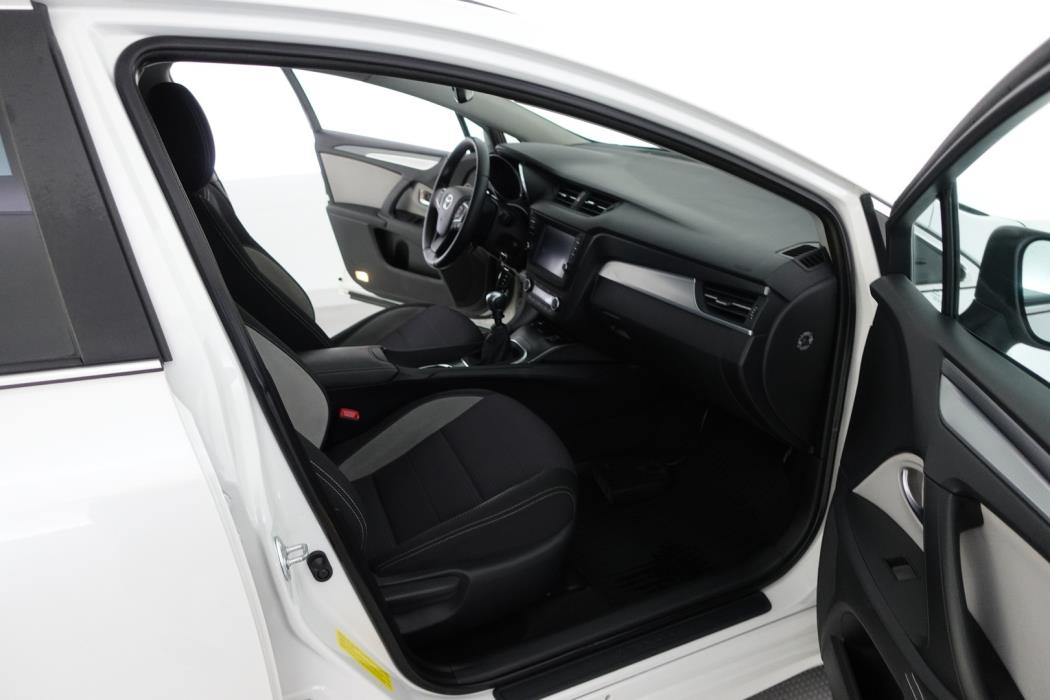 TOYOTA Avensis 2016