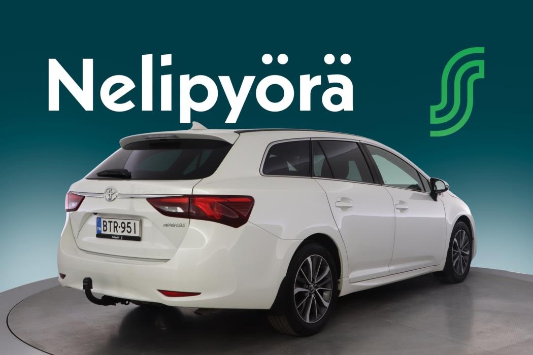 TOYOTA Avensis 2016