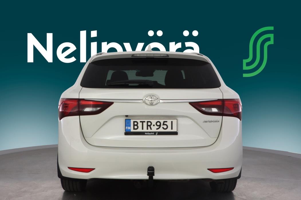 TOYOTA Avensis 2016