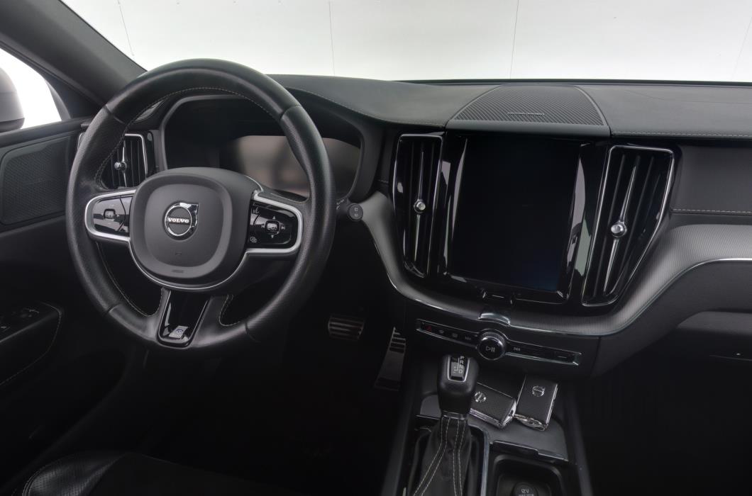 VOLVO XC60 2018