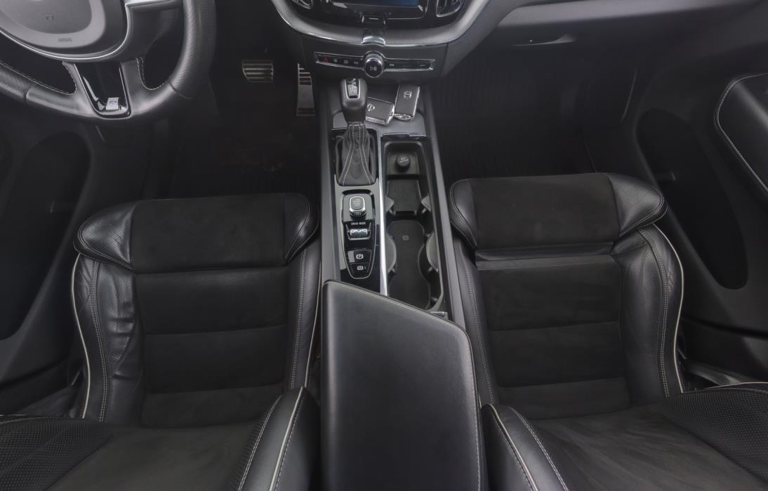 VOLVO XC60 2018