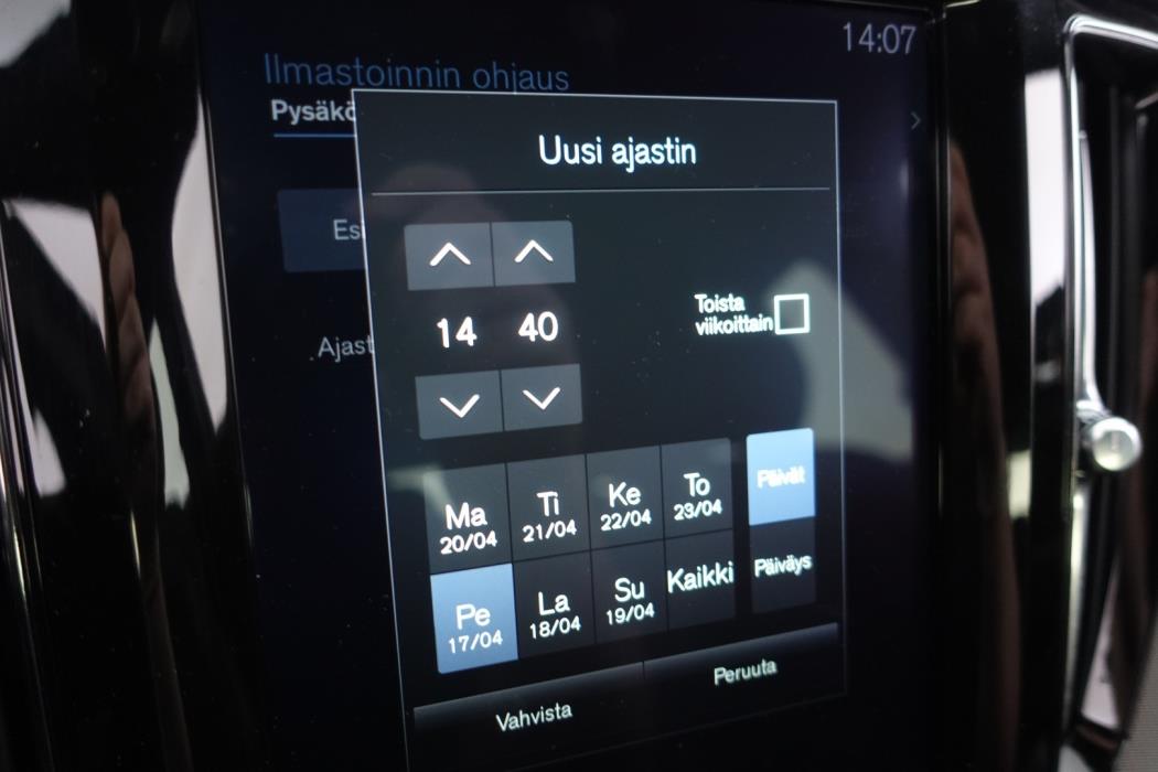 VOLVO XC60 2018