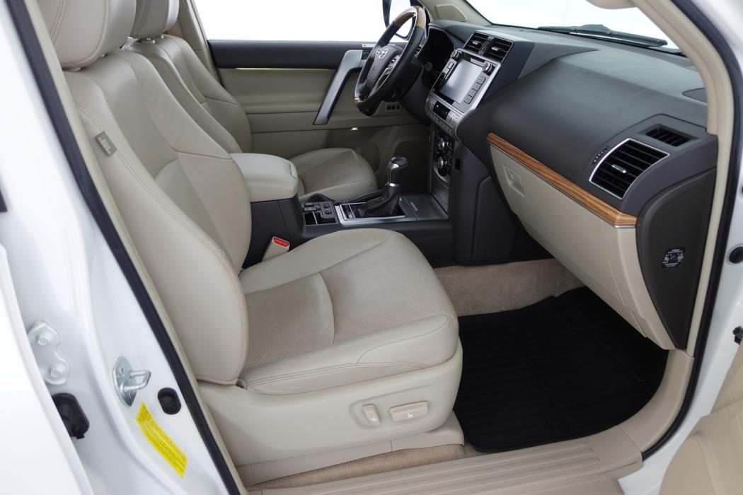 TOYOTA LAND CRUISER 2019
