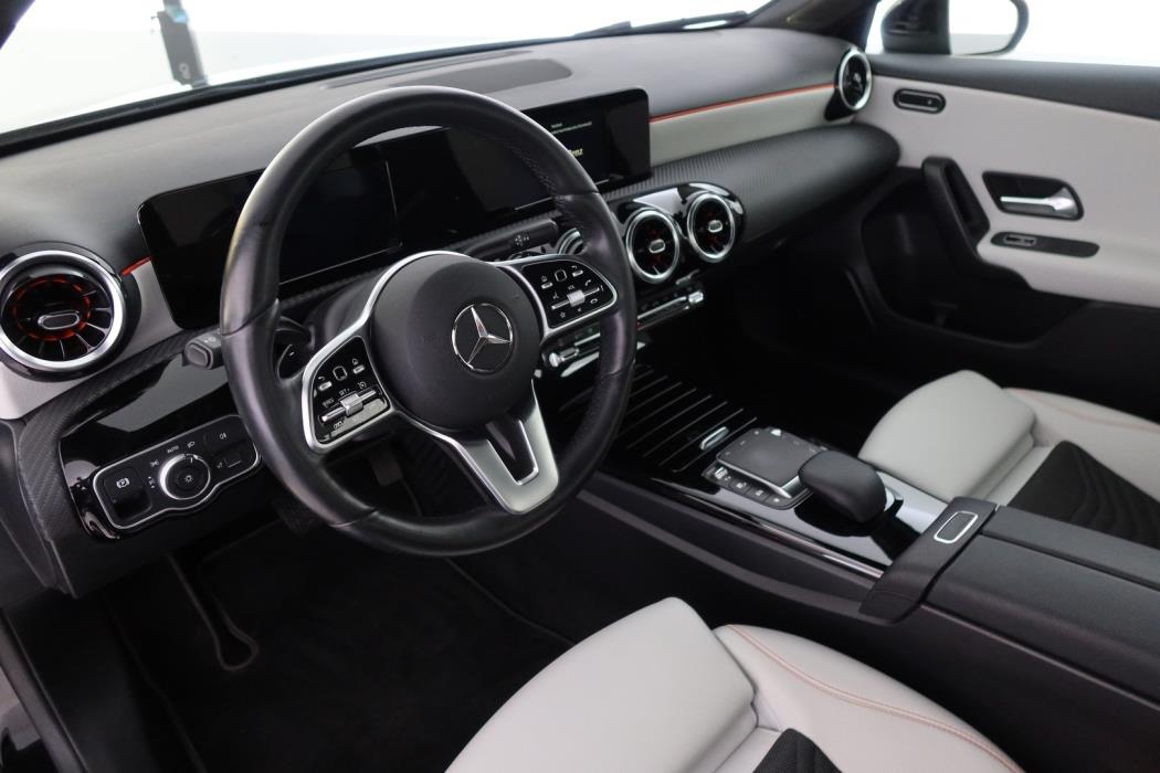 MERCEDES-BENZ A 2020