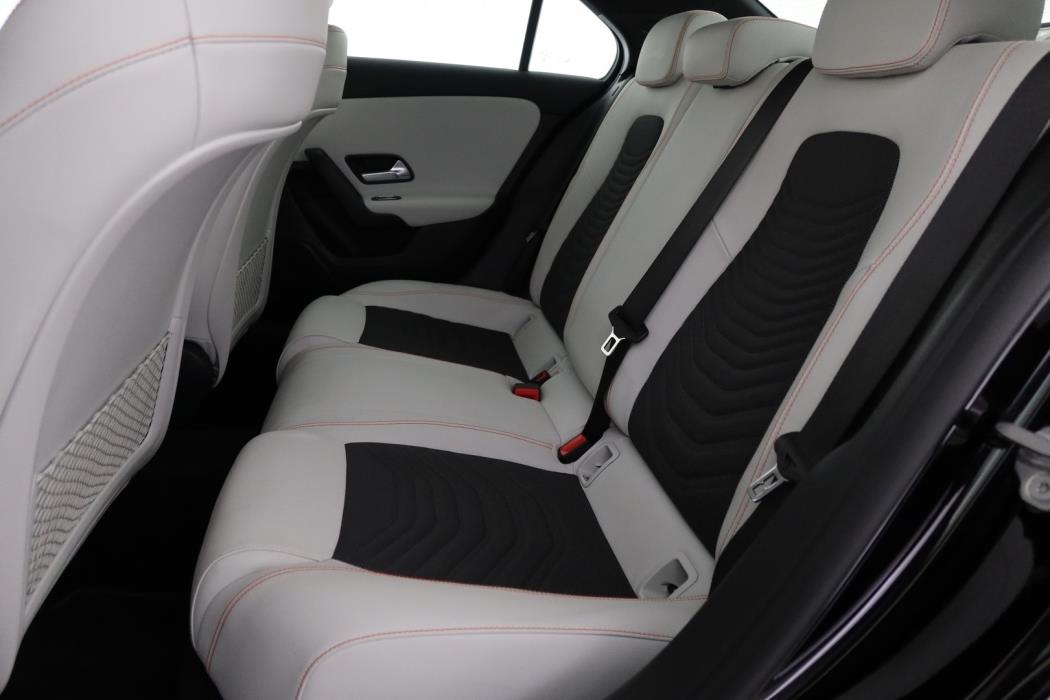 MERCEDES-BENZ A 2020