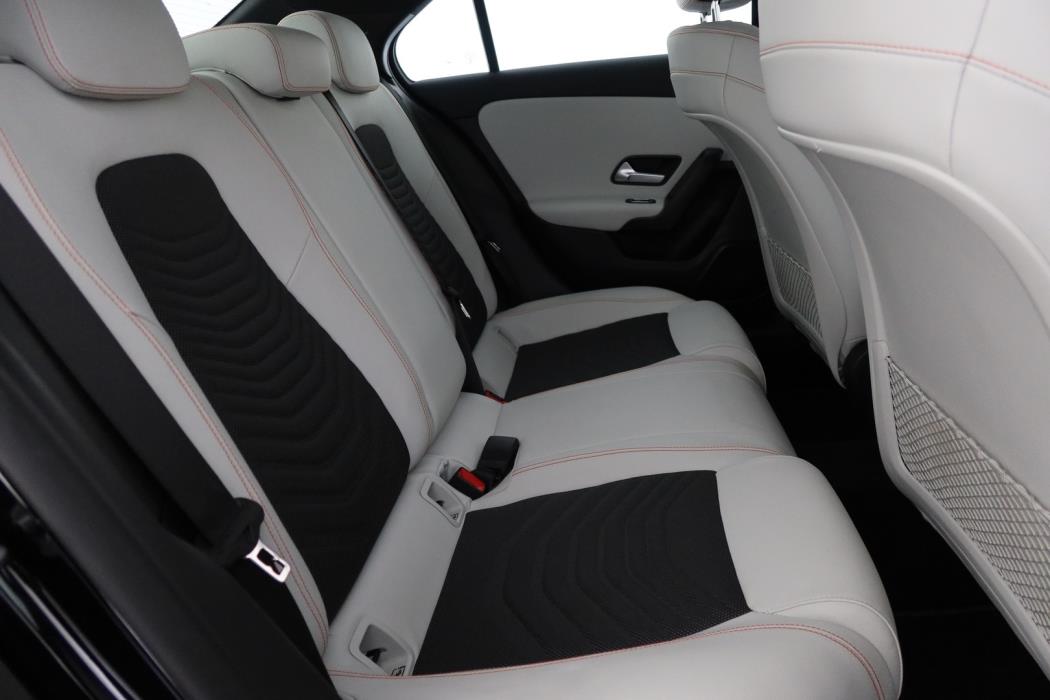 MERCEDES-BENZ A 2020