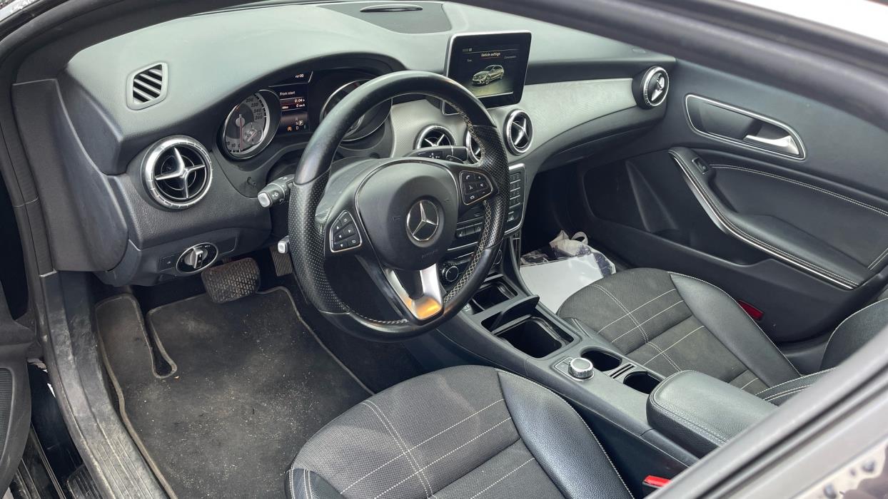 MERCEDES-BENZ CLA 2015