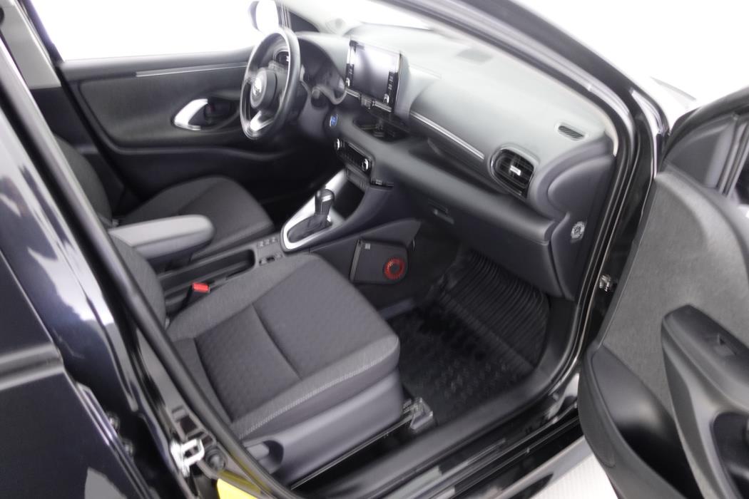 TOYOTA Yaris 2021