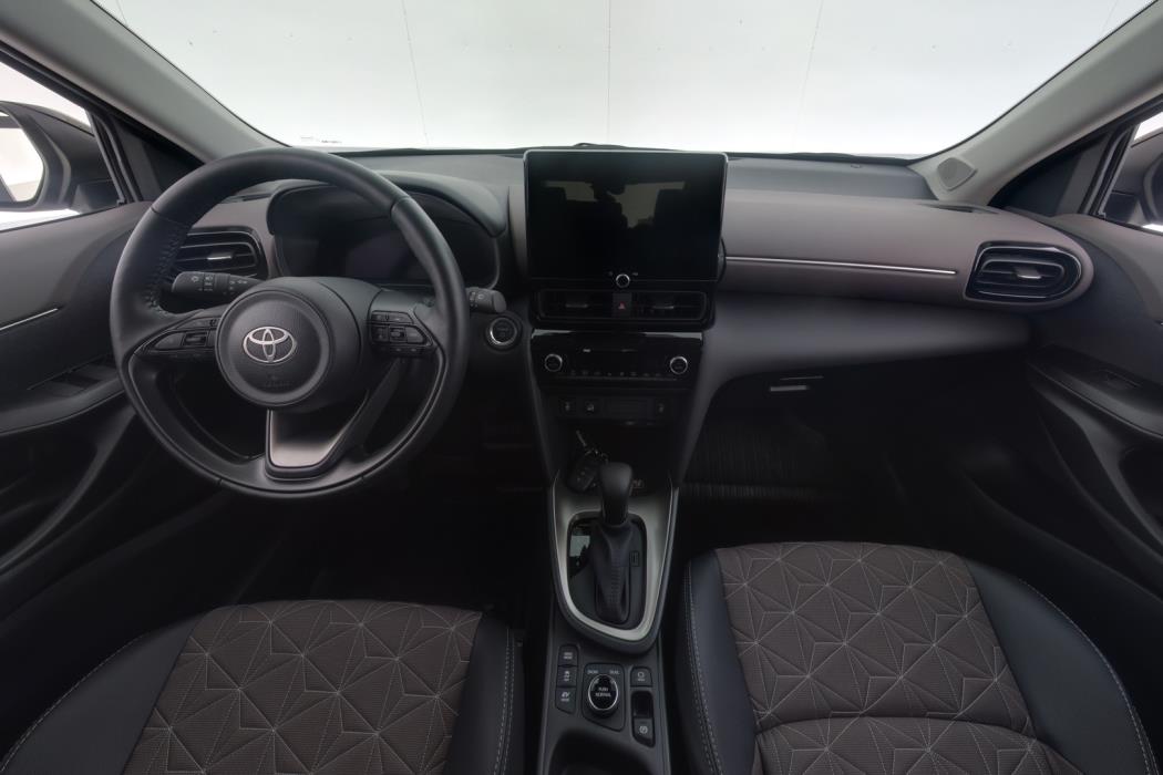 TOYOTA Yaris Cross 2024