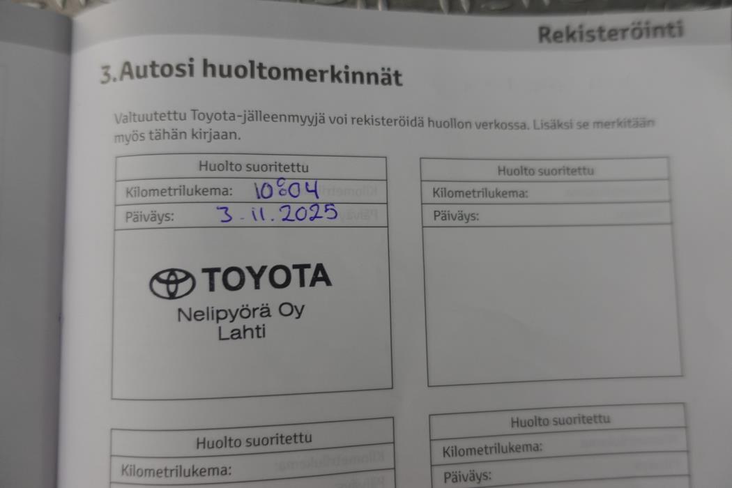 TOYOTA Yaris Cross 2024