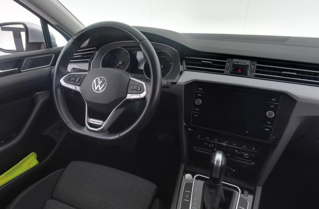 VOLKSWAGEN Passat 2021