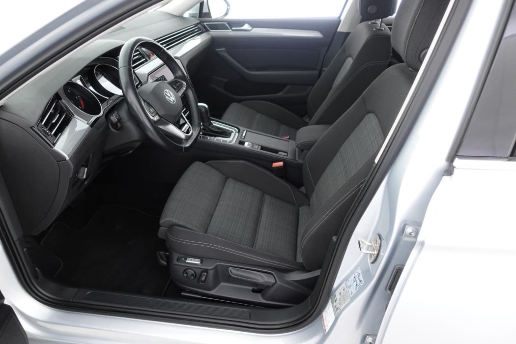 VOLKSWAGEN Passat 2021