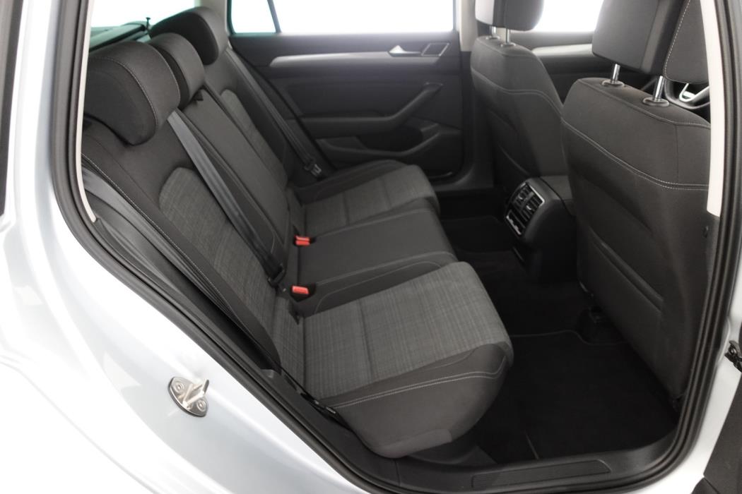 VOLKSWAGEN Passat 2021