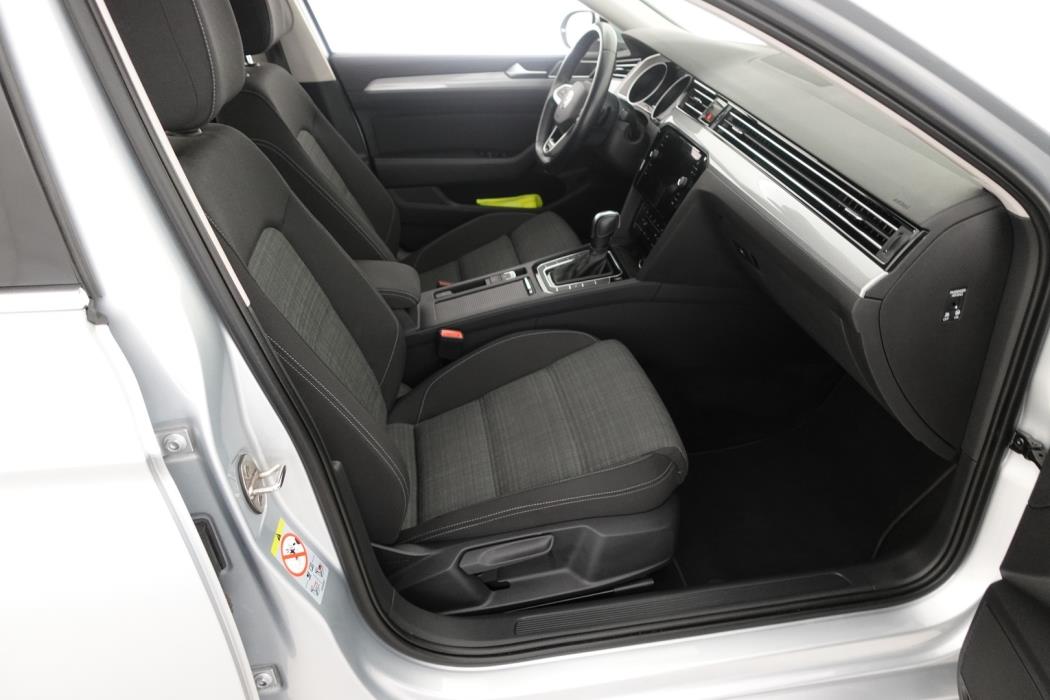 VOLKSWAGEN Passat 2021