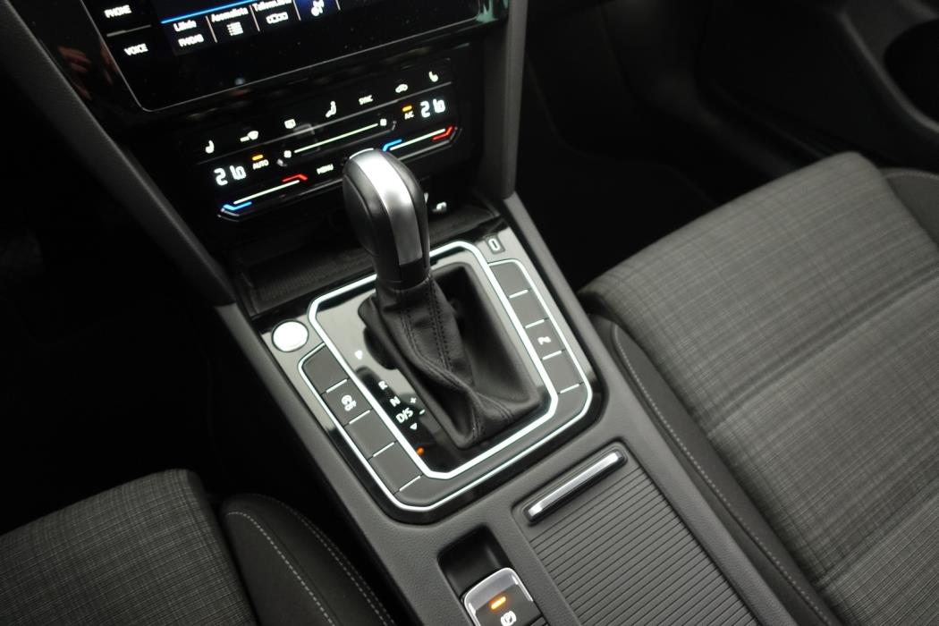 VOLKSWAGEN Passat 2021