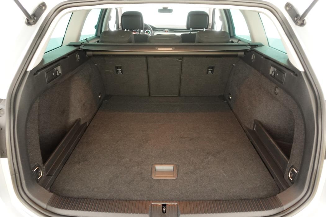 VOLKSWAGEN Passat 2021