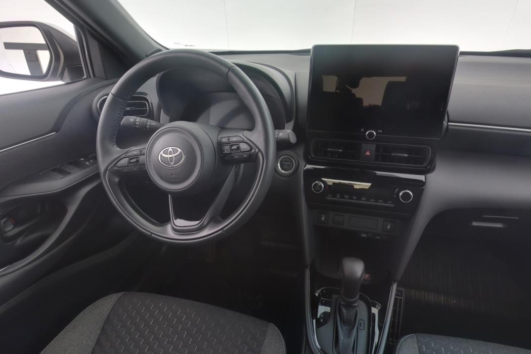 TOYOTA Yaris Cross 2025