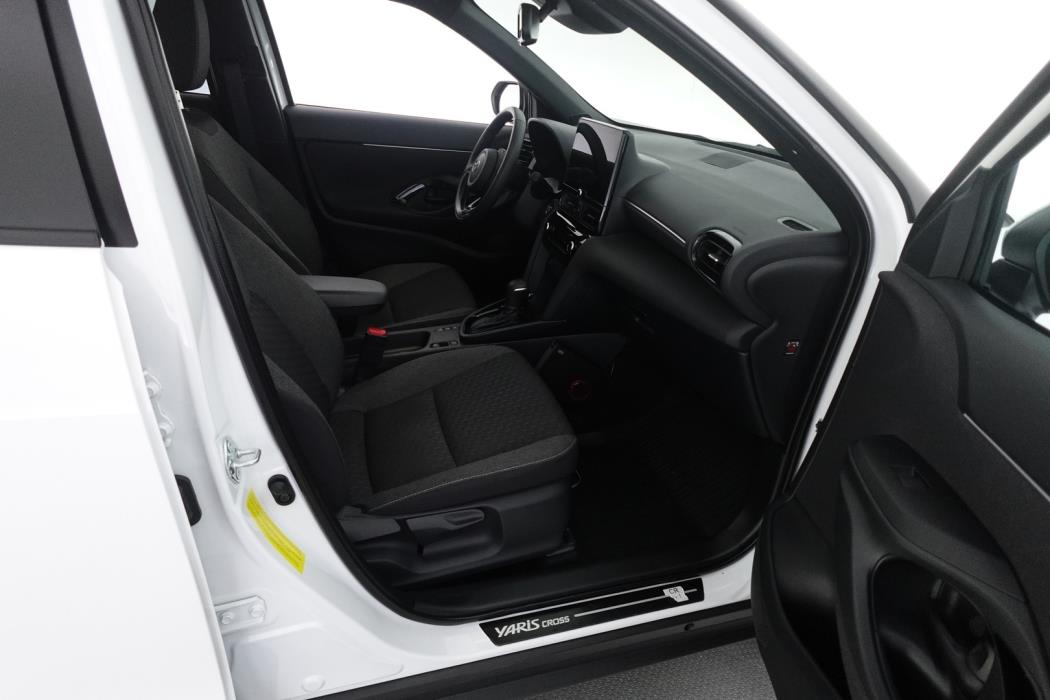 TOYOTA Yaris Cross 2025