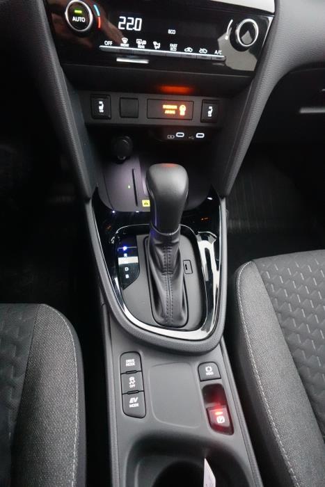 TOYOTA Yaris Cross 2025