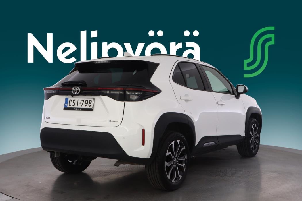 TOYOTA Yaris Cross 2025