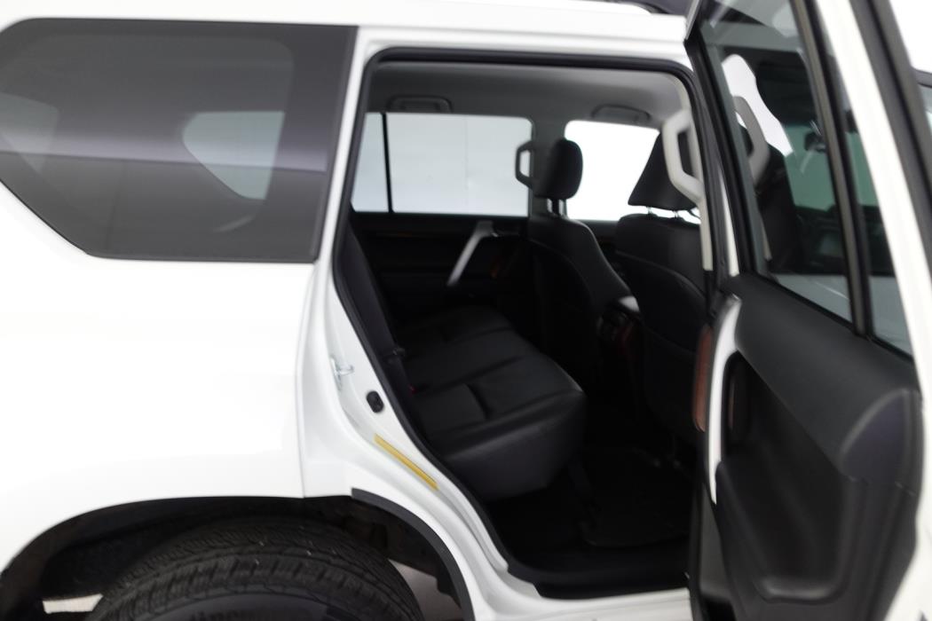 TOYOTA Land Cruiser 2016
