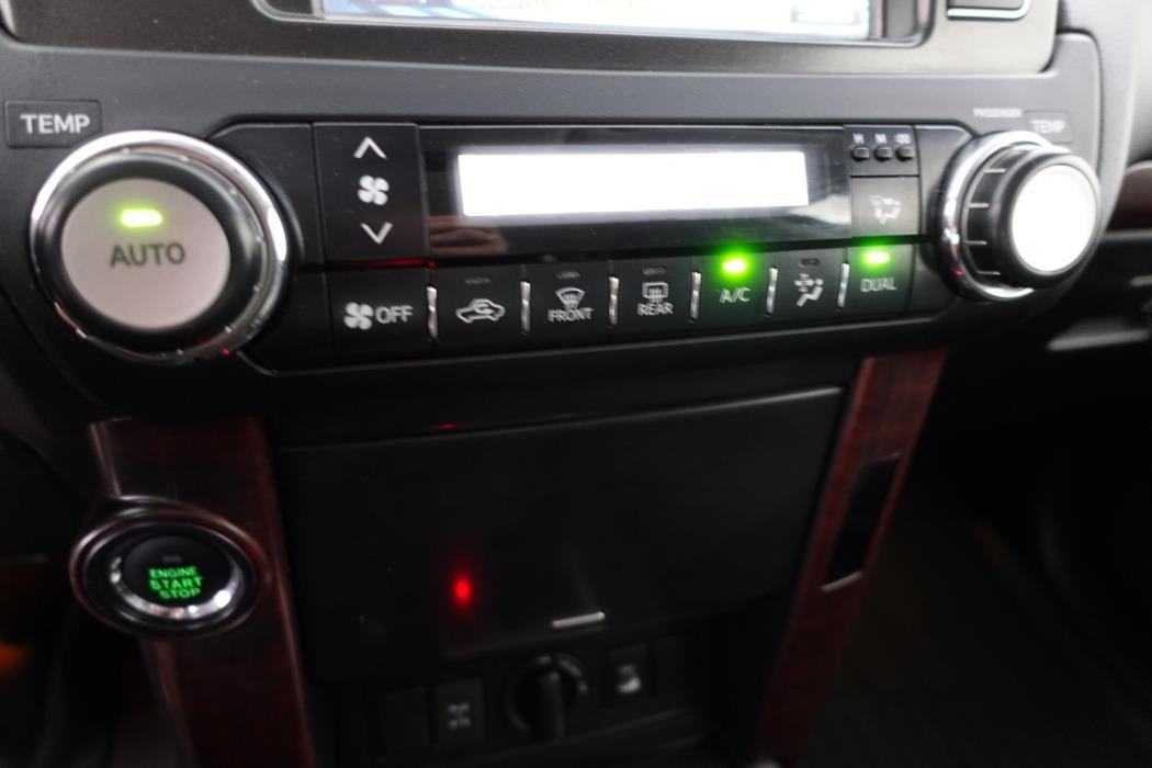TOYOTA Land Cruiser 2016