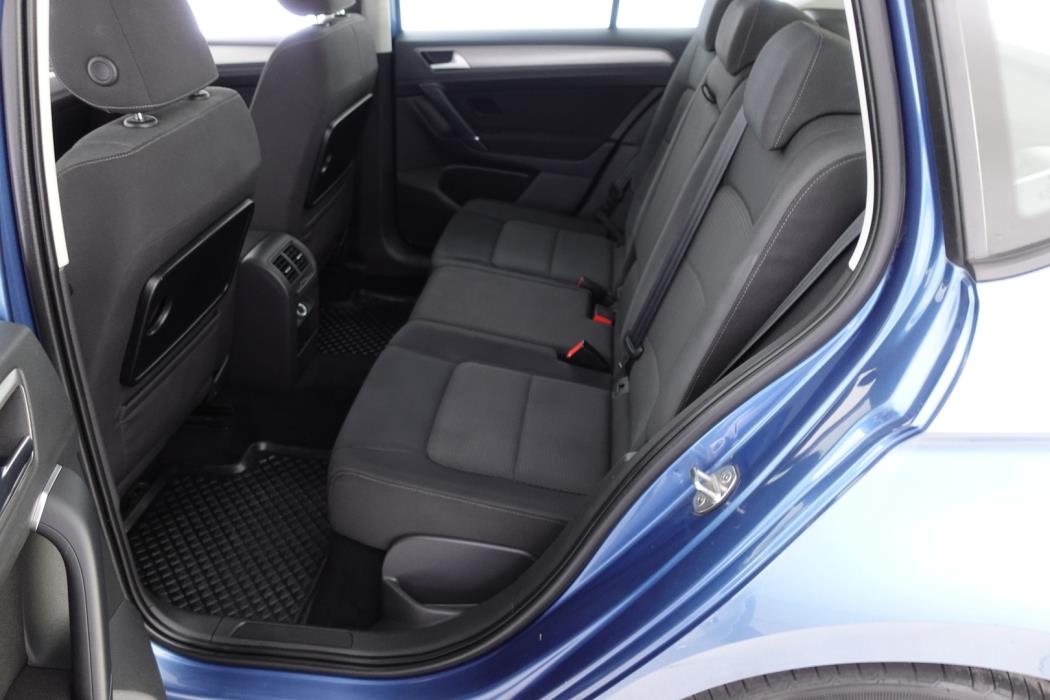 VOLKSWAGEN Golf Sportsvan 2014