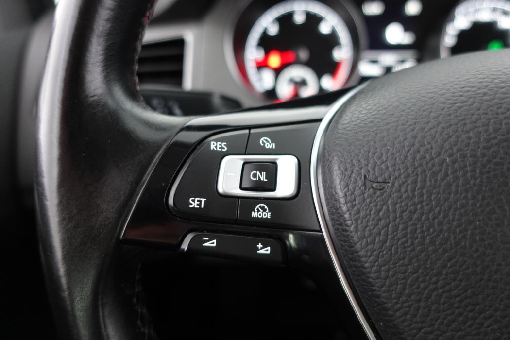 VOLKSWAGEN Golf Sportsvan 2014