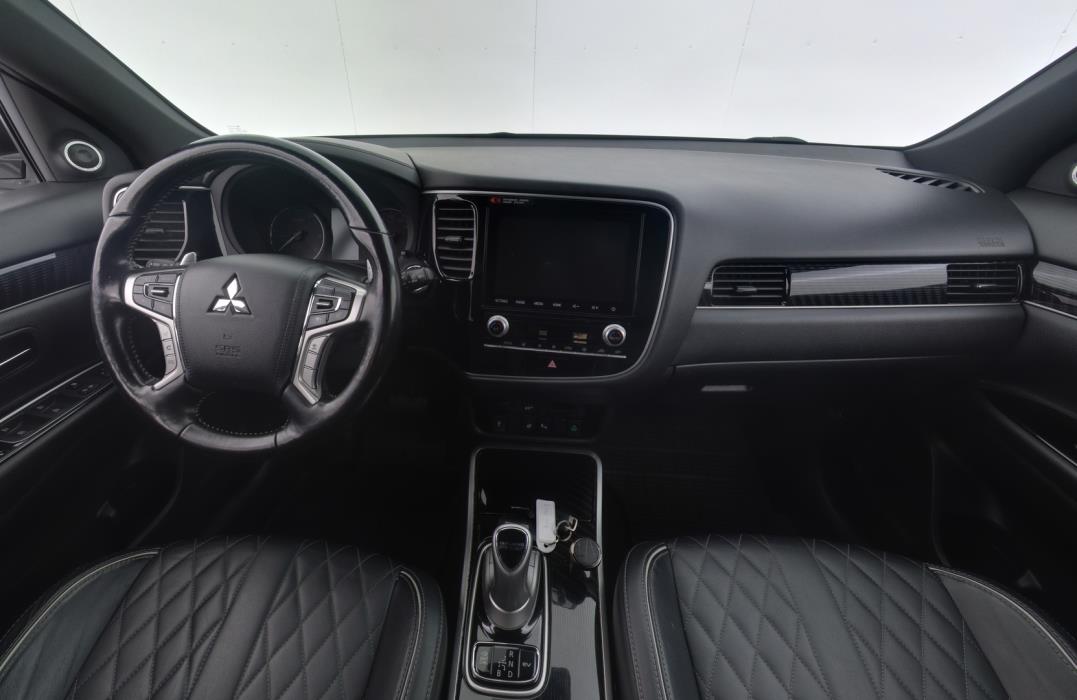 MITSUBISHI Outlander PHEV 2020