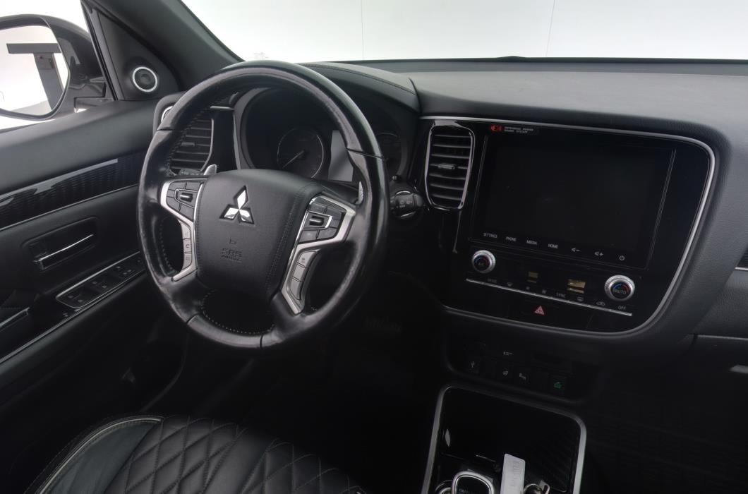 MITSUBISHI Outlander PHEV 2020