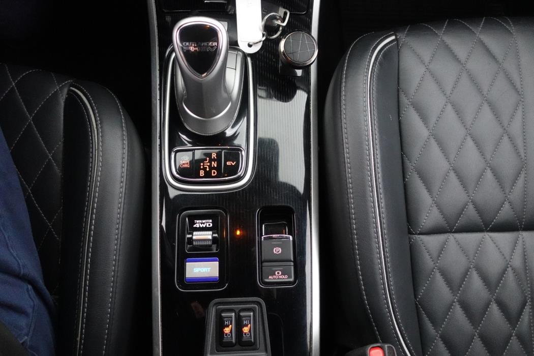 MITSUBISHI Outlander PHEV 2020