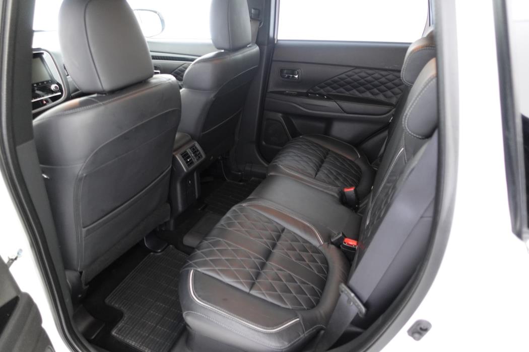 MITSUBISHI Outlander PHEV 2020