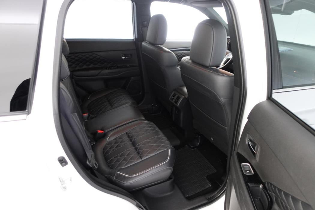 MITSUBISHI Outlander PHEV 2020