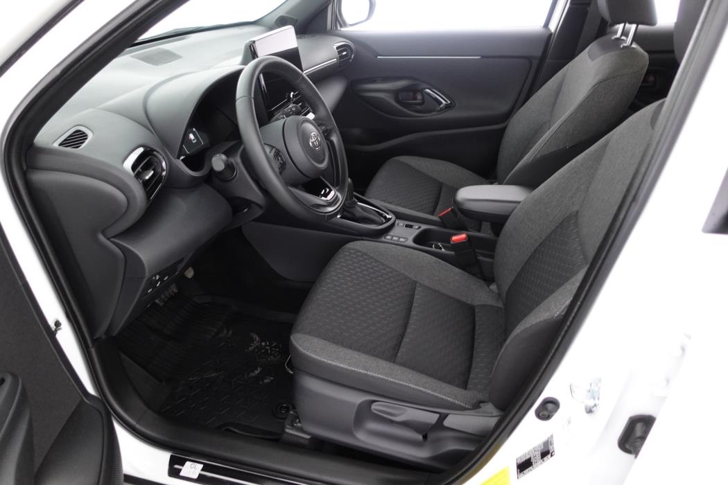 TOYOTA Yaris Cross 2024