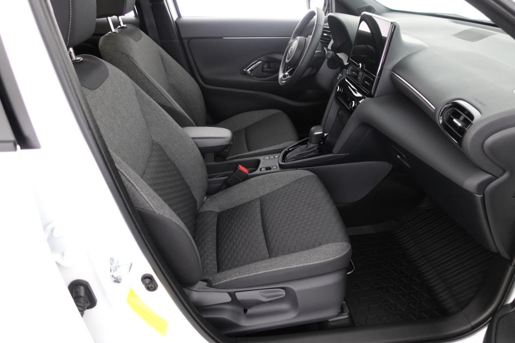 TOYOTA Yaris Cross 2024